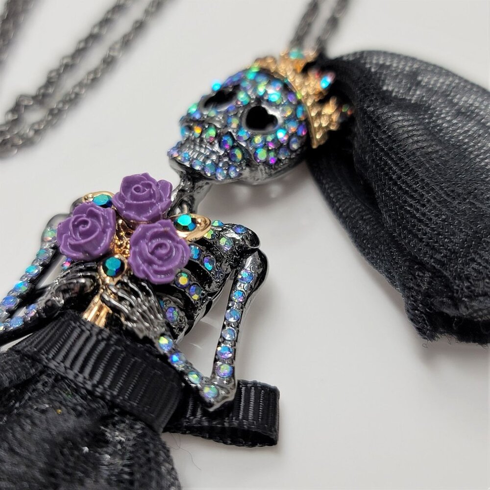 Betsey Johnson Rhinestone Skeleton Necklace w Black Lace NWT - Picture 5 of 12